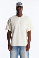 Camiseta Henley Clássica com Textura Waffle - Creme