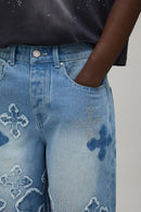 Bermuda Jeans com Aplique de Cruz em Strass