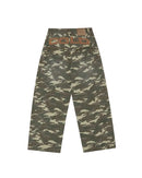 CALÇA COM TACHAS CAMUFLADA